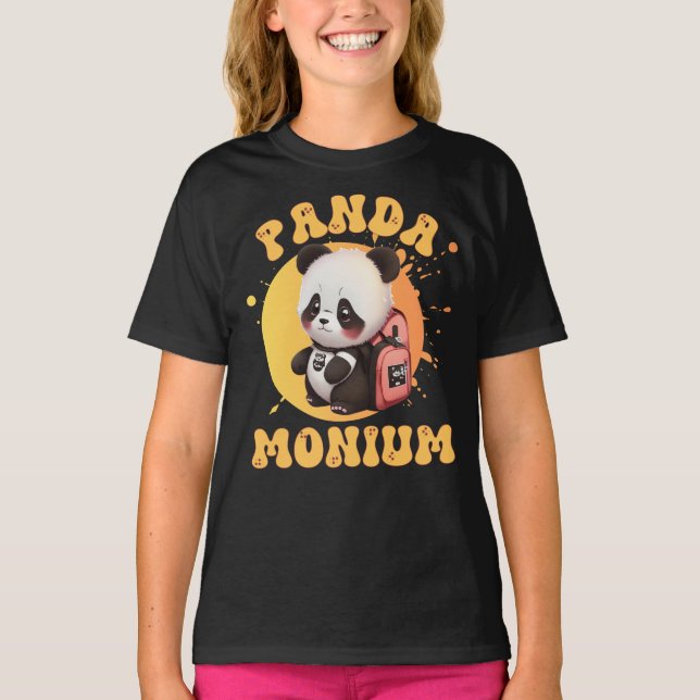 Camiseta Cute Chibi Kawaii Panda Nome Ano Escolar de Volta (Frente)