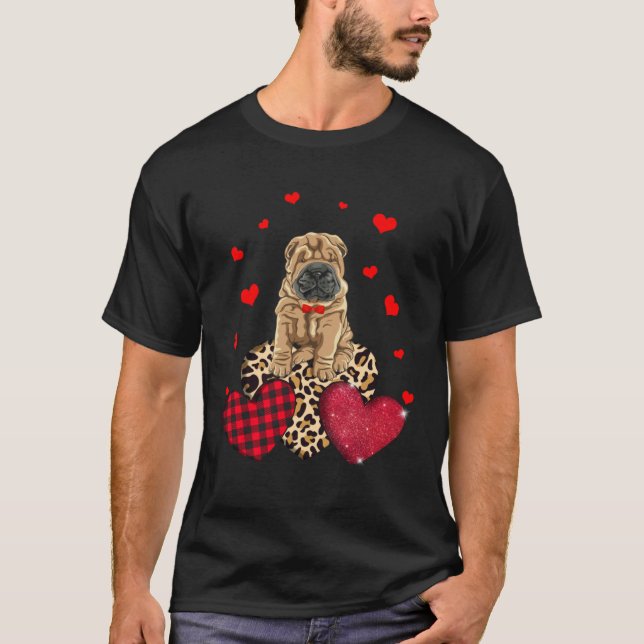 Camiseta Cute Chinese Shar Pei With Leopard Red Plaid Heart (Frente)