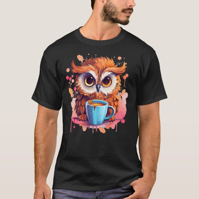 Camiseta Cute Coffee Owl Watching  Watchful Coffee Tee (Frente)