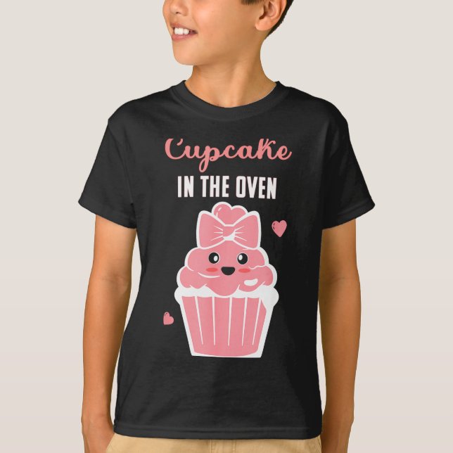 Camiseta Cute Cupcake In The Oven Gender Reveal Baby Girl  (Frente)