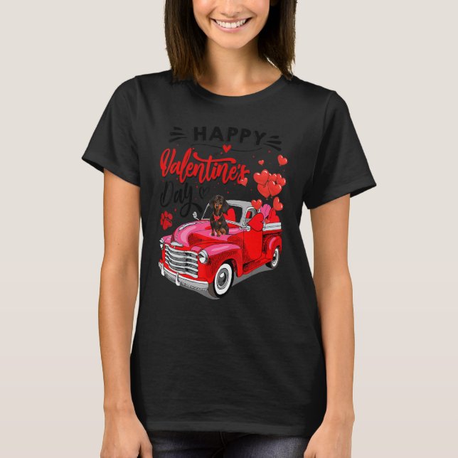 Camiseta Cute Dachshund Dog Red Truck Happy Valentine's Day (Frente)
