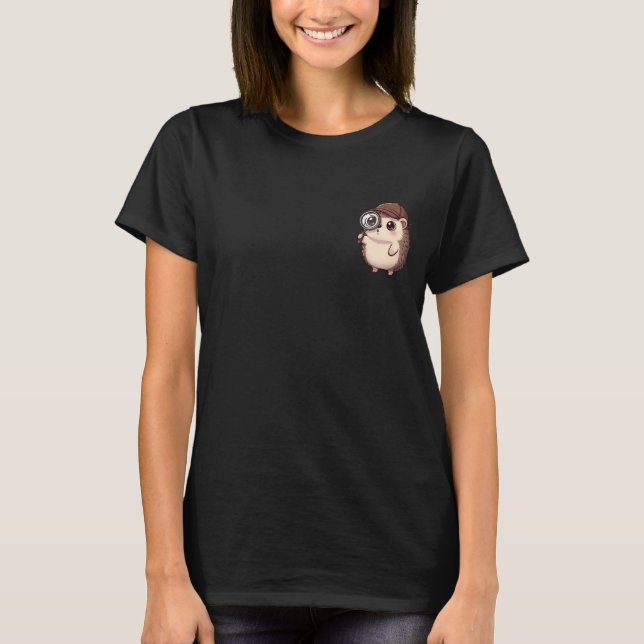 Camiseta Cute Detective Hedgehog with Magnifying Glass (Frente)