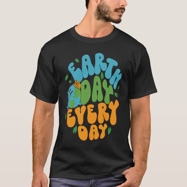 Camiseta Cute Earth Day Every Day Retro Groovy 53rd Anniver (Frente)