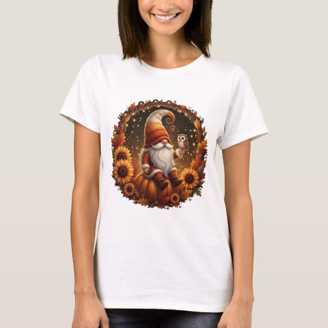 Camiseta Cute Fall Gnome on Pumpkin with Owl (Frente)