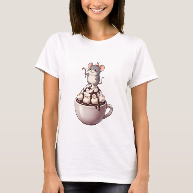 Camiseta Cute Festive Mouse Standing on Hot Chocolate (Frente)
