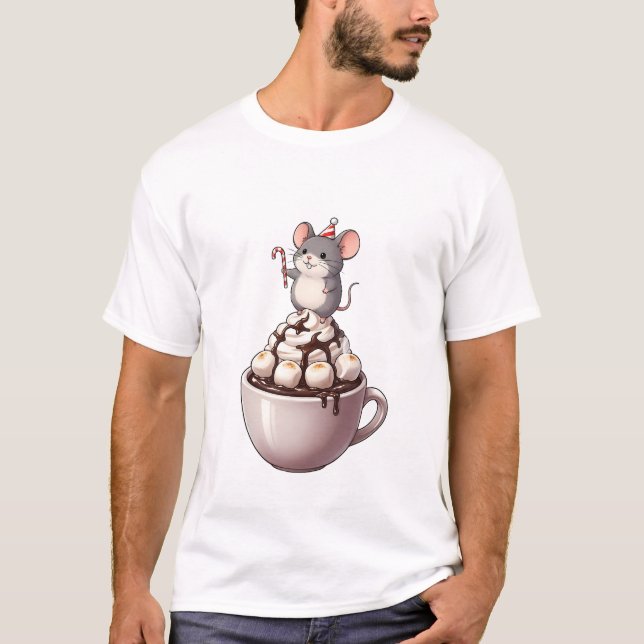 Camiseta Cute Festive Mouse Standing on Hot Chocolate (Frente)