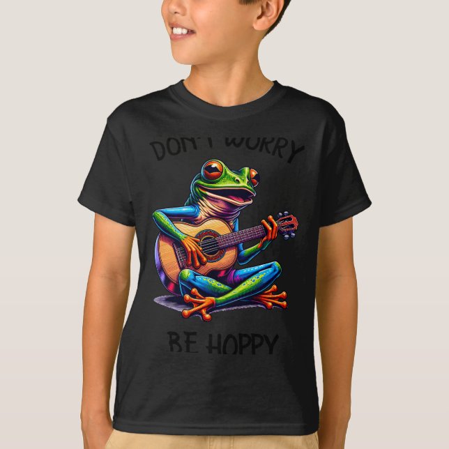 Camiseta Cute Frog Playing A Guitar Dont Worry Be Hoppy _2  (Frente)