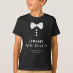Camiseta Cute Fun Wedding Ring Bearer White Bow Tie Tuxedo<br><div class="desc">These fun t-shirts are designed as favors or gifts for wedding ring bearers. The t-shirt is black and features an image of a white bow tie and three buttons. The text reads Ring Bearer, and has a place to enter his name as well as the wedding couple's name and wedding...</div>