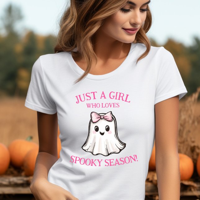 Camiseta Cute Ghost Spooky Season Halloween Shirt (Just a Girl Who Loves Spooky Season Cute Ghost Halloween Shirt)