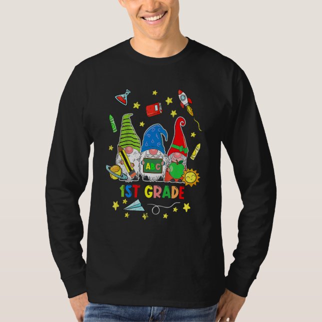 Camiseta Cute Gnomes 1st Grade Crew Teacher 100th Day Of Sc (Frente)