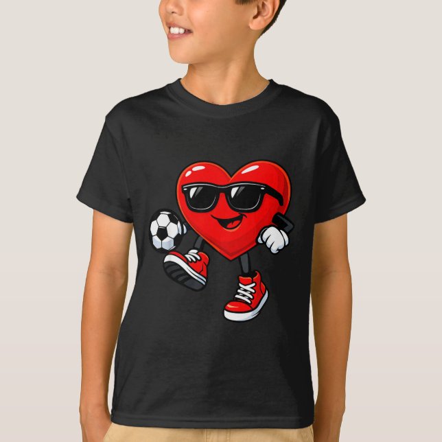 Camiseta Cute Heart Playing Soccer Valentines Day Soccer Bo (Frente)