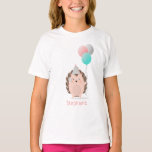 Camiseta Cute Hedgehog Birthday<br><div class="desc">Belo aniversário de Hedgehog Ela é pequena e definitivamente bonita. Este pequeno tema de festa de aniversário de ouriço é simplesmente doce. O tema apresenta um ouriço de floresta vestindo um chapéu de festas rosa e lacrimejante, ela está segurando três balões brilhantes e doce girado. Veja o papel de carta...</div>