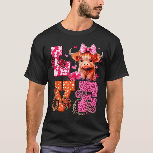 Camiseta Cute Highland Cow And Nk Heart Valentines Day Love (Frente)