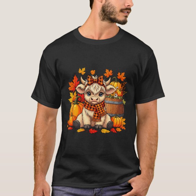 Camiseta Cute Highland Cow In Plaid F Autumn Fall Season Ar (Frente)