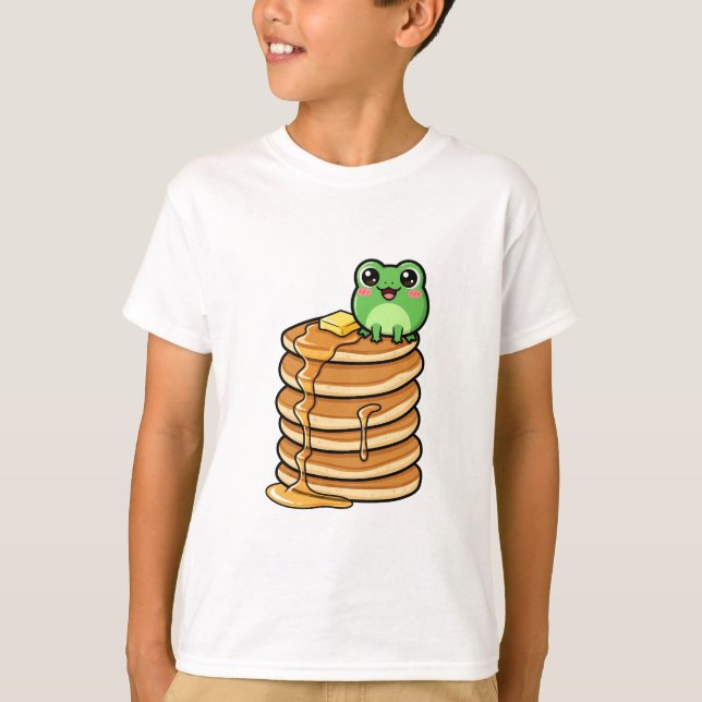 Camiseta Cute Kawaii Green Frog Sitting on Giant Stack (Frente)