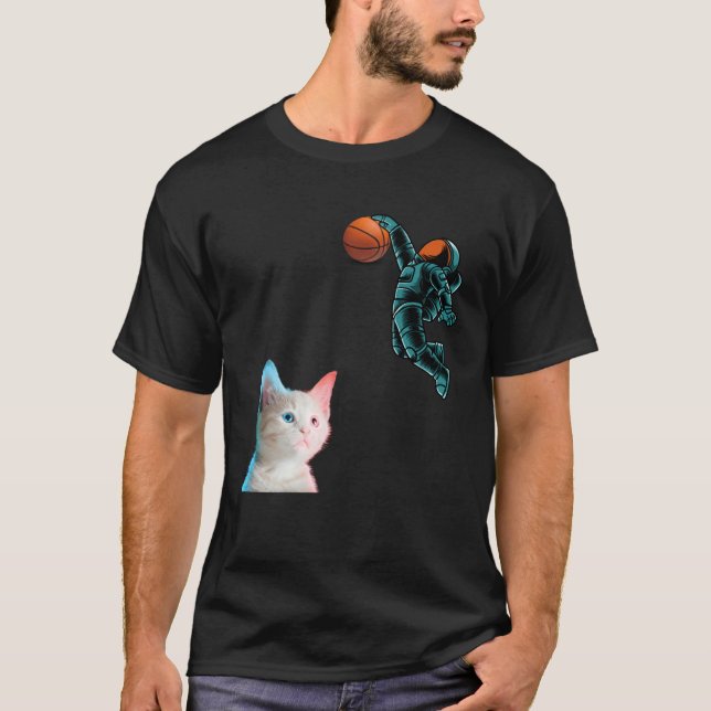 Camiseta Cute Kitten Astronaut Playing Basketball For Cat (Frente)
