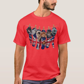Camiseta Cute Kitten Cat in Union Jack Themed Socks T-Shirt