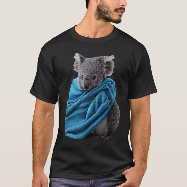 Camiseta Cute Koala Animal Cuddling with Blue Blanket Koala (Frente)