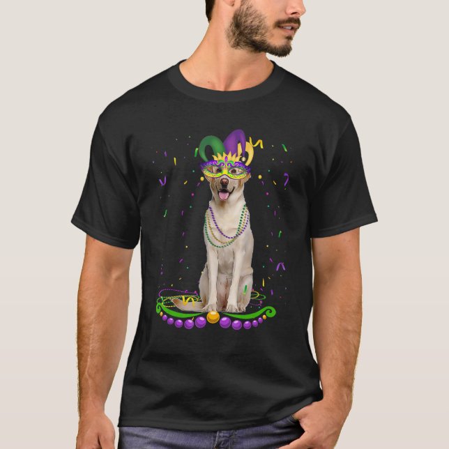 Camiseta Cute Labrador Vestindo o Cachorro Máscara Mardi Gr (Frente)