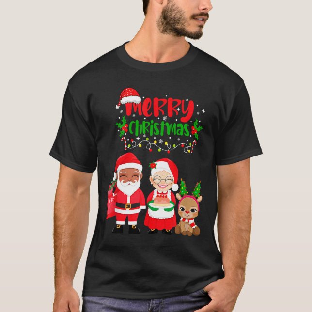 Camiseta Cute Melanin Santa &amp; Mrs Claus Interracial Fam (Frente)