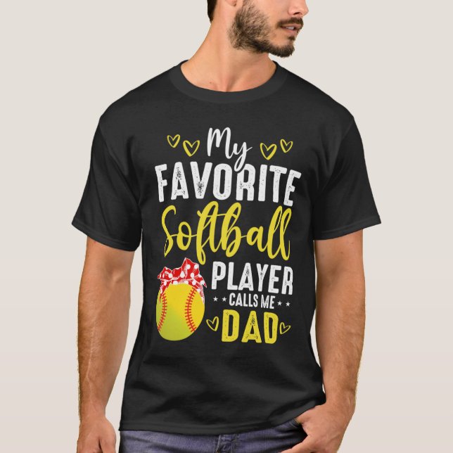 Camiseta Cute Meu Jogador De Softball Favorito Me Chama De  (Frente)