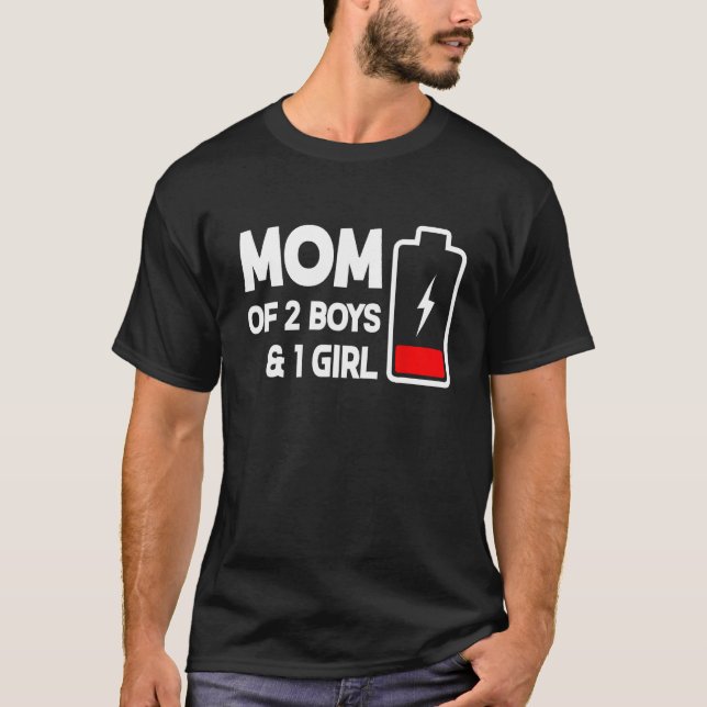 Camiseta Cute Mom Of 2 Boys & 1 Girls Low Battery Mama Moth (Frente)