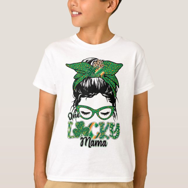 Camiseta Cute One Lucky Mama Messy Bun Happy St Patricks Da (Frente)