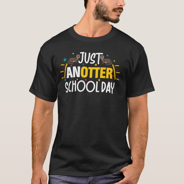 Camiseta Cute Otter Shirt Engraçado Estudante Universitário (Frente)
