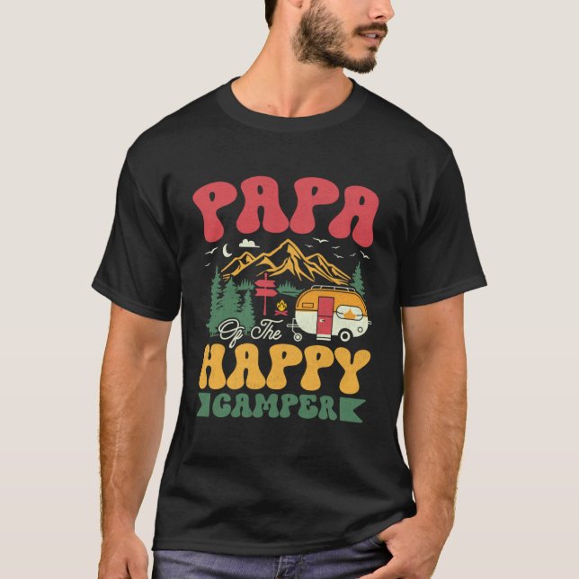 Camiseta Cute Papa Of The Happy Camper Groovy Camping Trip (Frente)