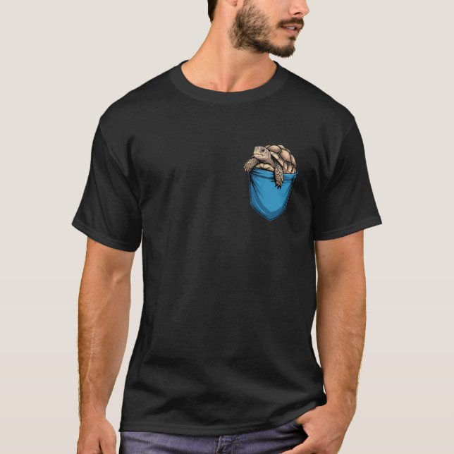 Camiseta Cute Pocket Sulcata Tortoise Lovers  (Frente)