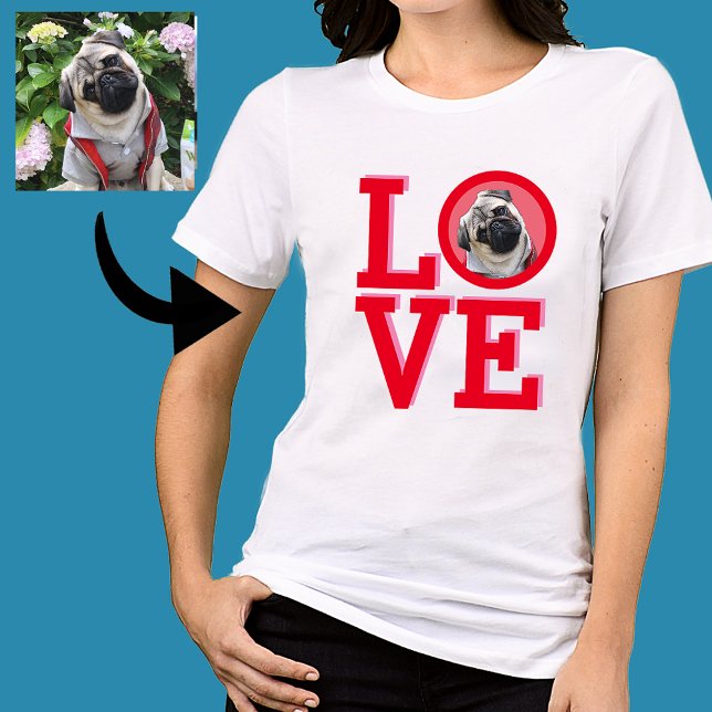 Camiseta Cute Pug or Dog Mom Personalized Photo Love (Pug Love T-Shirt)