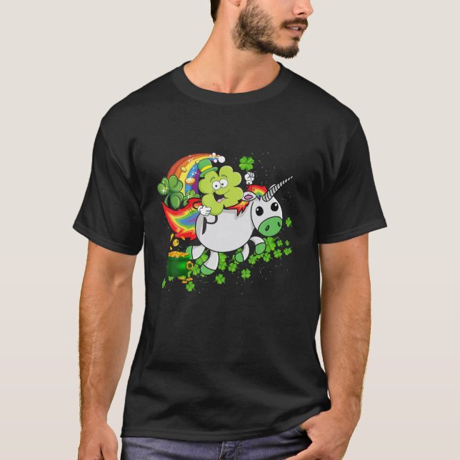 Camiseta Cute Riding Unicorn Funny St Patrick Day (Frente)