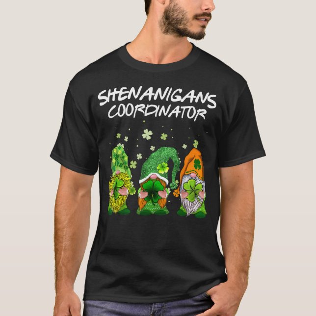 Camiseta Cute Shenanigans Coordinator St Patricks Day Gnome (Frente)