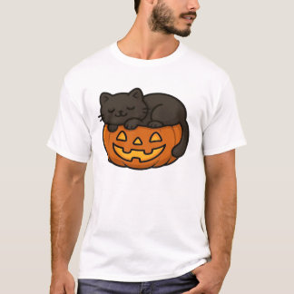 Camiseta Cute Sleepy Black Cat on a Pumpkin Halloween Essen