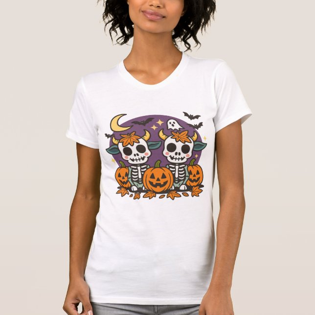 Camiseta Cute Spooky Skeleton Cows with Pumpkins T-Shirt (Frente)