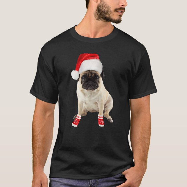 Camiseta Cute Tan Pug Puppy Santa Hat Socks Image Christmas (Frente)