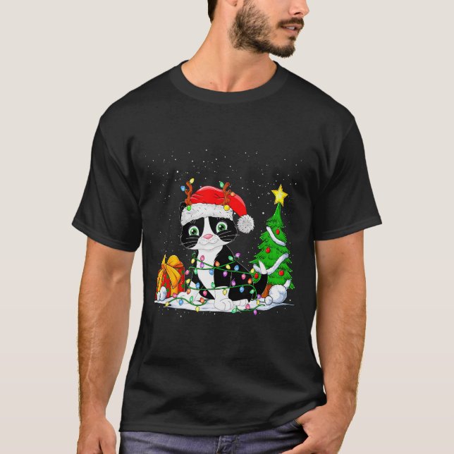 Camiseta Cute Tuxedo Cat Santa Christmas Tree Lights Xmas T (Frente)