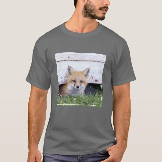 Camiseta Cutest Baby Animals | Red Fox Kit Peeking (Frente)