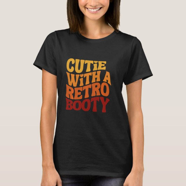 Camiseta Cutie Com Uma Vintagem De Bootagem Retroativa (Frente)