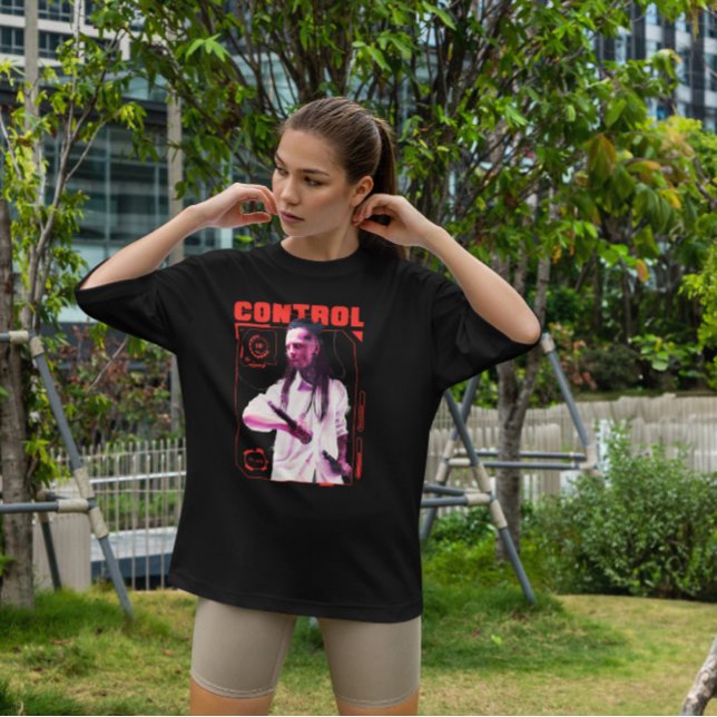 Camiseta Cyborg Man with Sword (Criador carregado)