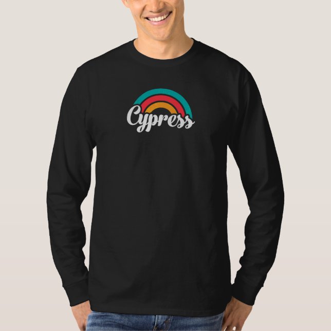Camiseta CYPRESS CA Retro Script Com Arco-Íris (Frente)