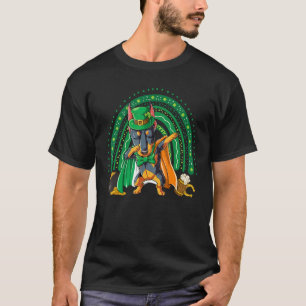 Camiseta Dabbing Doberman Dia de São Patrício Rainbow Lepre