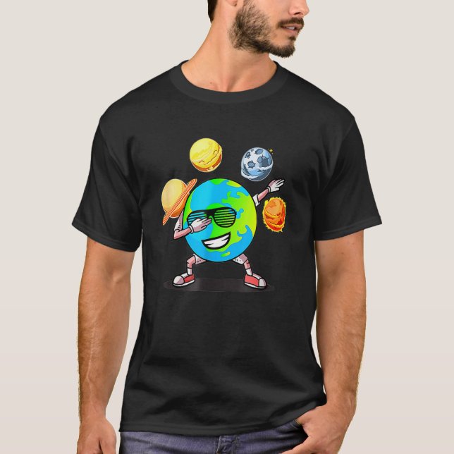 Camiseta Dabbing Earth Day Conversation Space Sci (Frente)