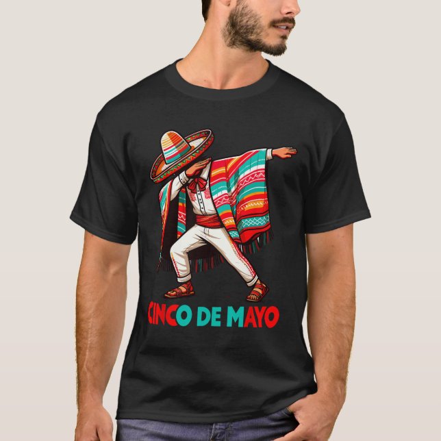 Camiseta Dabbing Mexicano Poncho Cinco De Mayo Fiesta (Frente)