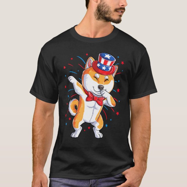 Camiseta Dabbing Shiba Inu 4 De Julho Mulheres Americanas (Frente)