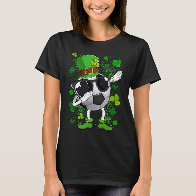 Camiseta Dabbing Soccer Ball Leprechaun Saint Patrick's Day (Frente)