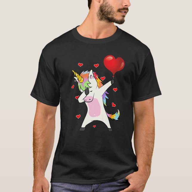 Camiseta Dabbing Unicorn Heart and Love Dia de os namorados (Frente)