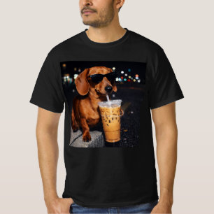 Camiseta Dachshund Bebendo Café com Gelo