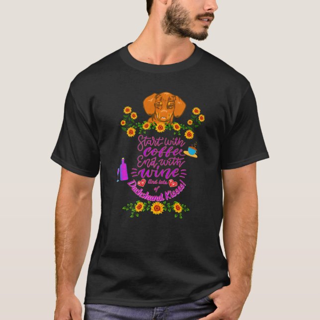 CAMISETA DACHSHUND PET FUNNY WIENER DOG COMEÇA COM CAFÉ (Frente)