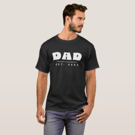 Camiseta DAD Est. 20XX com Tipografia Moderna e Ne